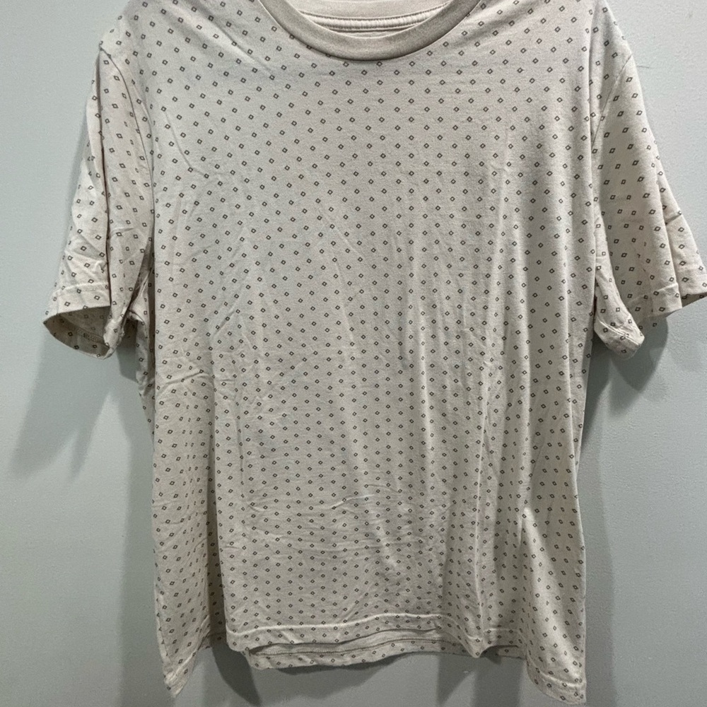 Old Navy Men's Light Beige Patterned Tee